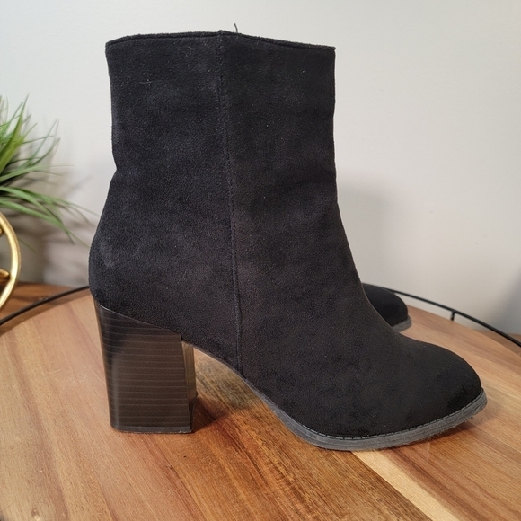 Pierre Dumas Black Vegan Suede Ankle Boots Block heels Size 9 - Picture 3 of 14